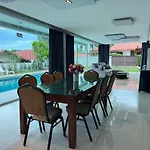 3 Bed, Pool And Grass Garden, Chaweng, Spacious