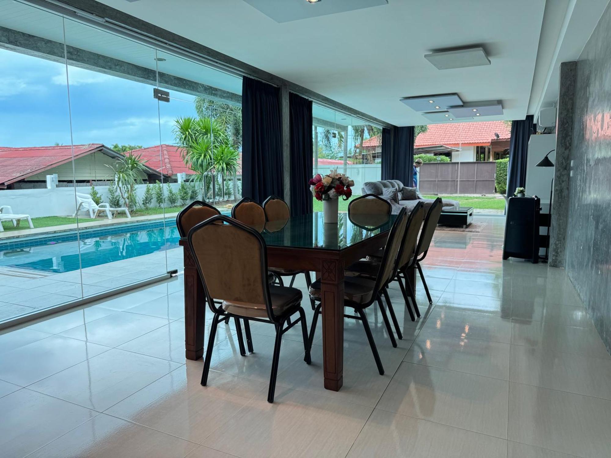 3 Bed, Pool And Grass Garden, Chaweng, Spacious Villa *